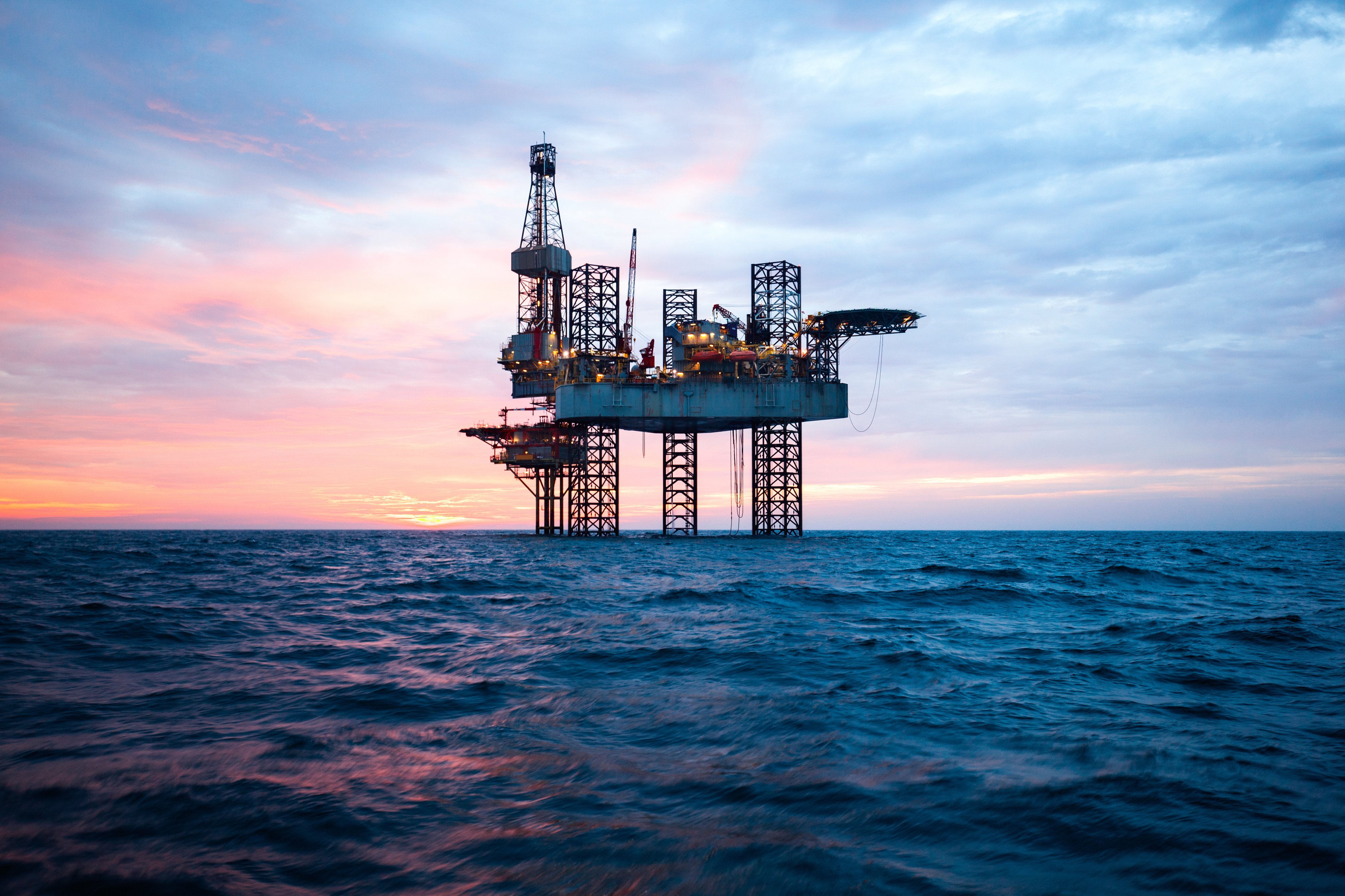 oil rig in the middle of the ocean